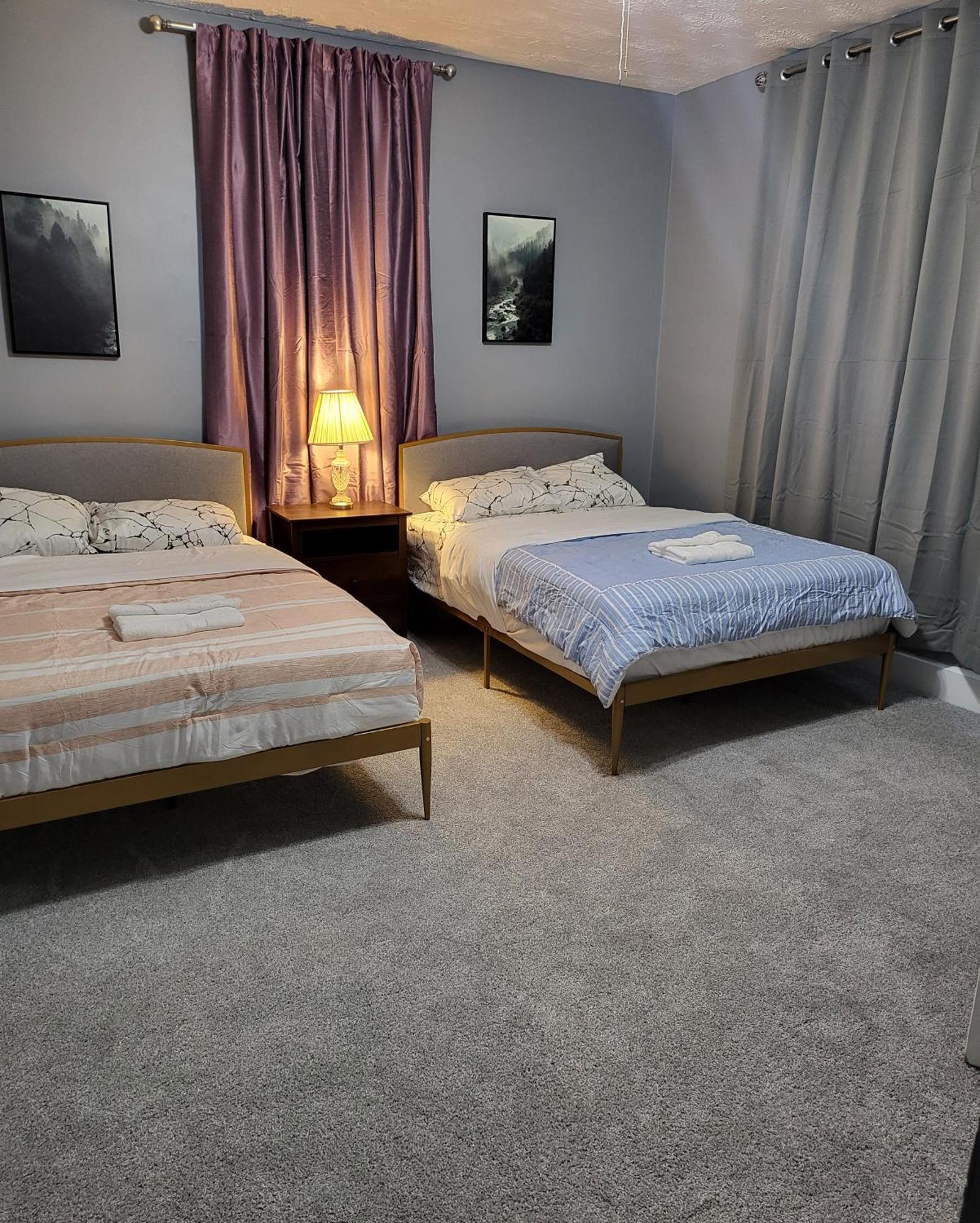 Guest Room With Two Double Beds In Columbus Oh, Airport Location 外观 照片