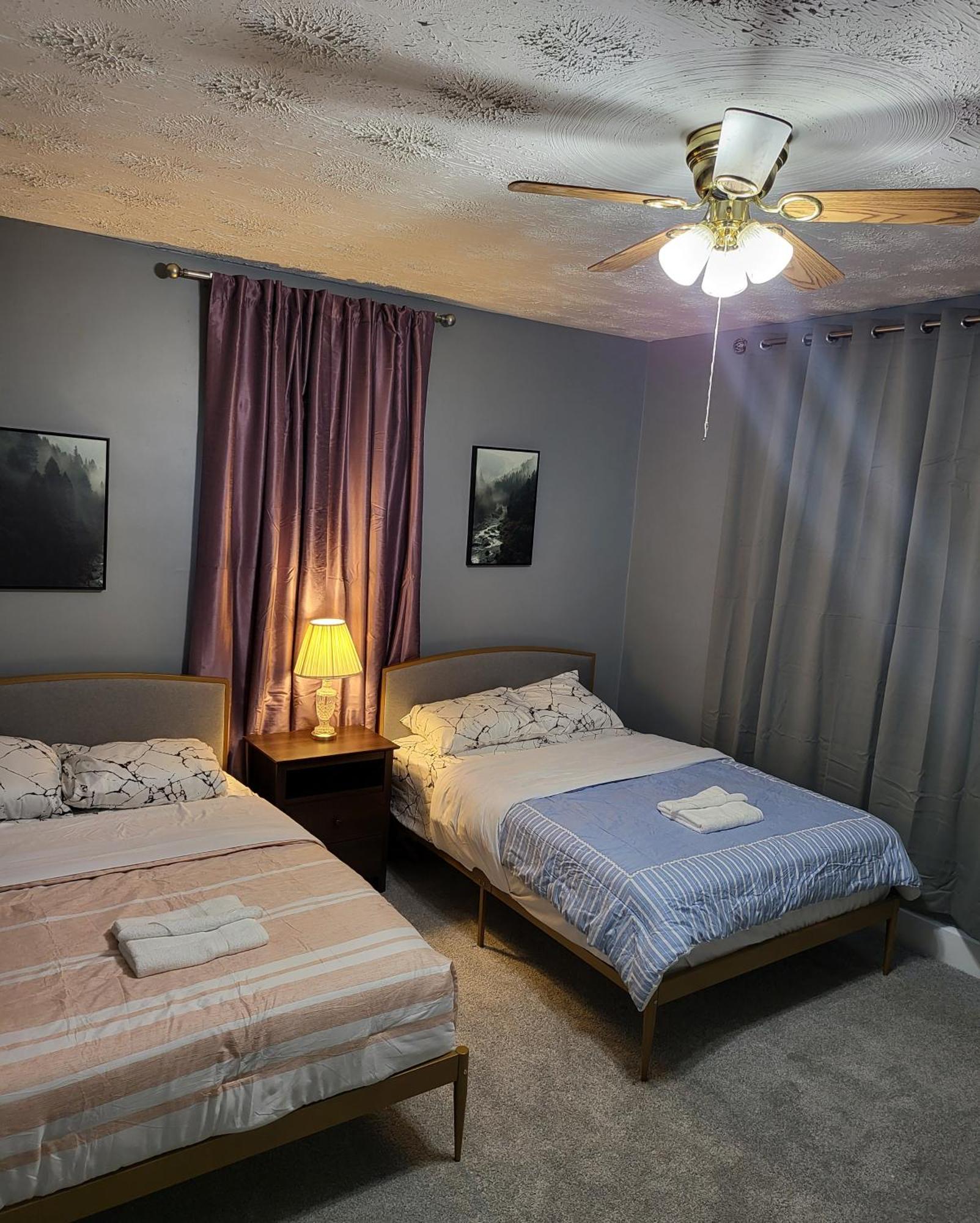 Guest Room With Two Double Beds In Columbus Oh, Airport Location 外观 照片