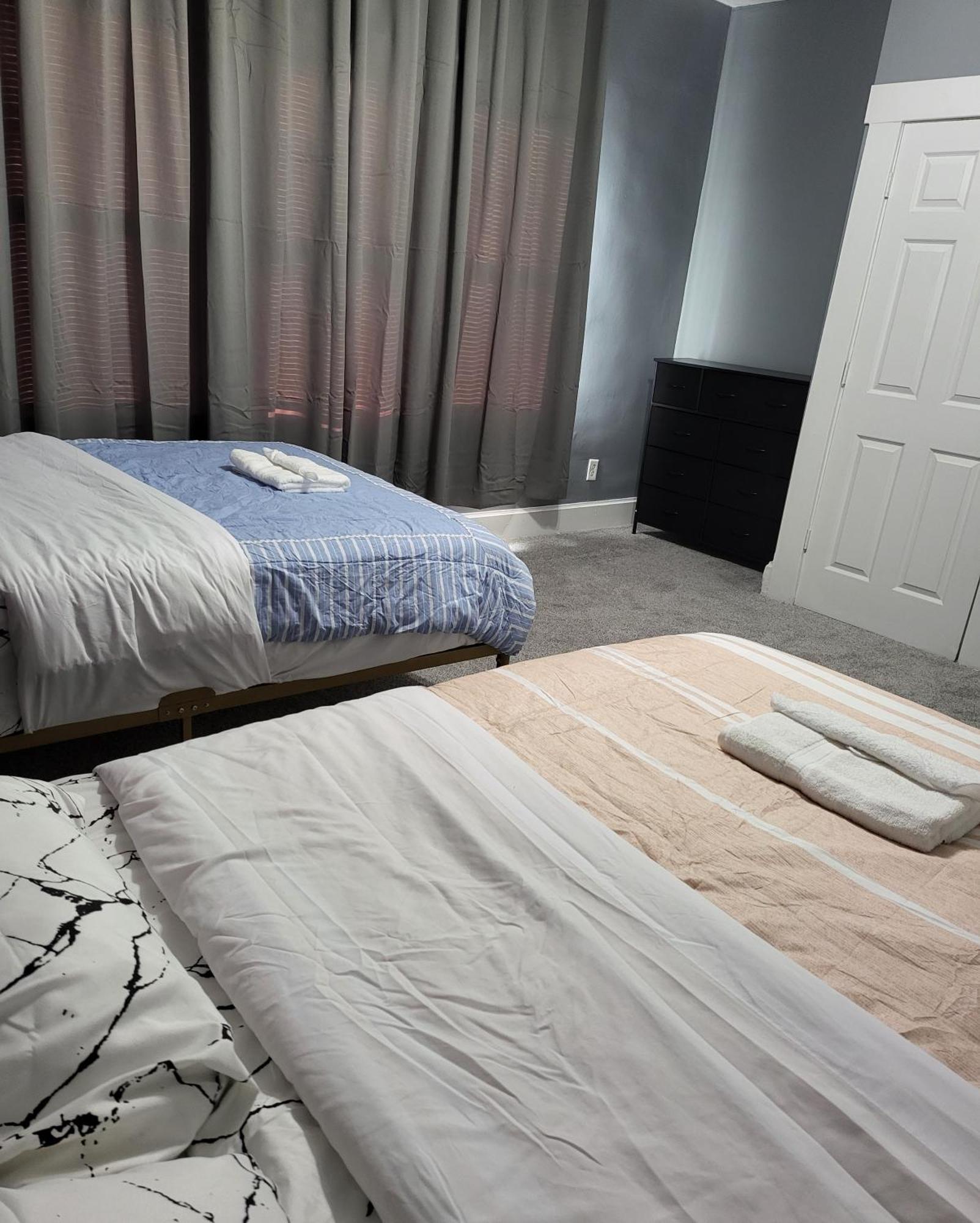 Guest Room With Two Double Beds In Columbus Oh, Airport Location 外观 照片