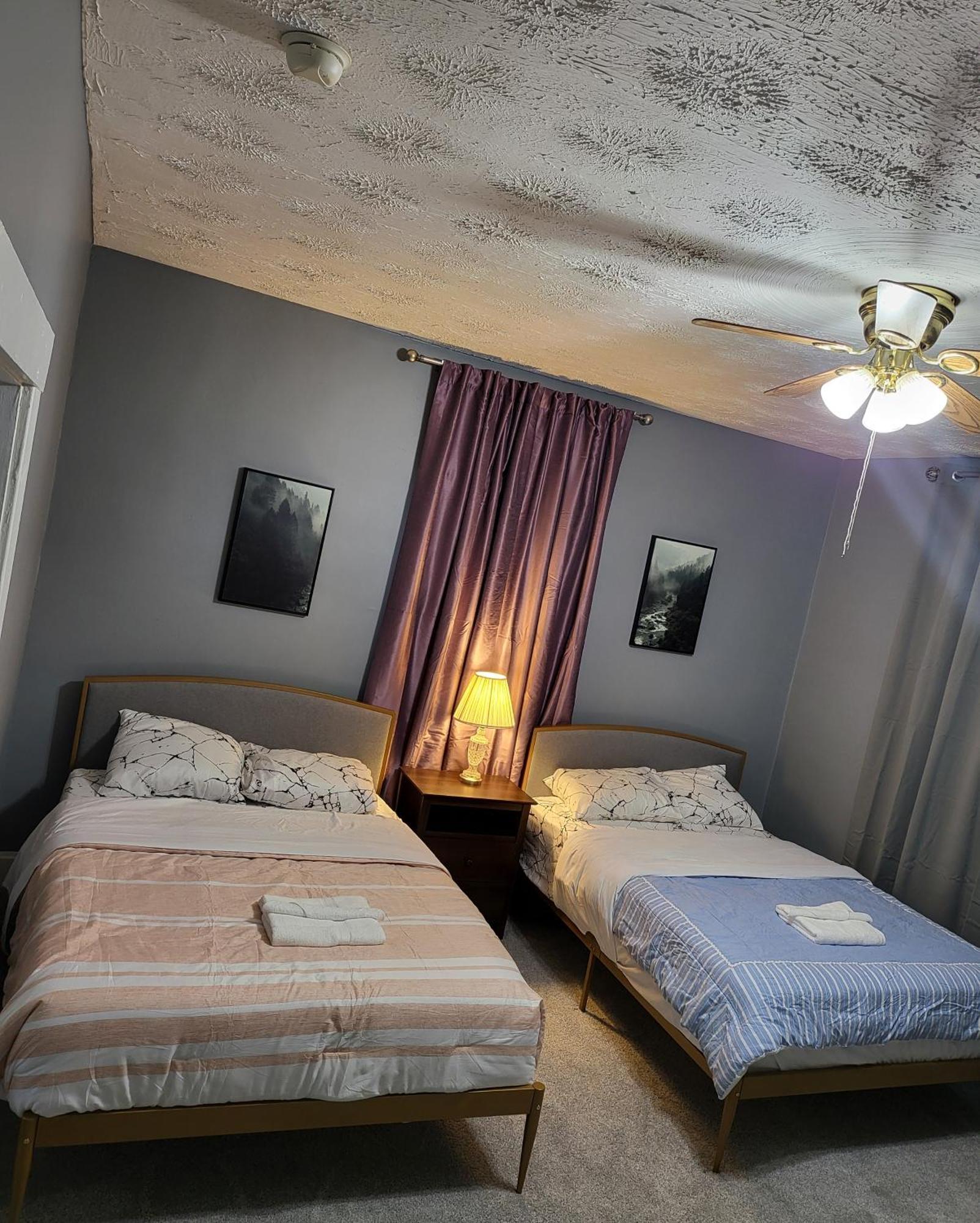 Guest Room With Two Double Beds In Columbus Oh, Airport Location 外观 照片